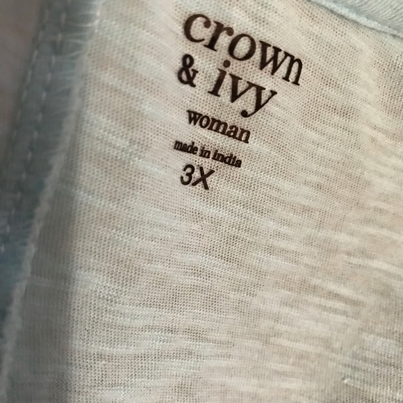 🌸Cute Plus Size Top 🌸 - Picture 3 of 3